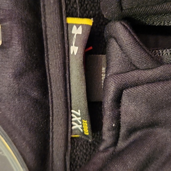 Euc! Under Armour fleece zip up kacket - Picture 5 of 9